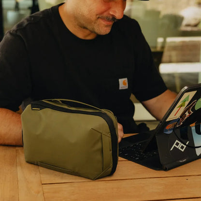 Tech Pouch Regular Teknoloji Aksesuar Çantası - Kelp