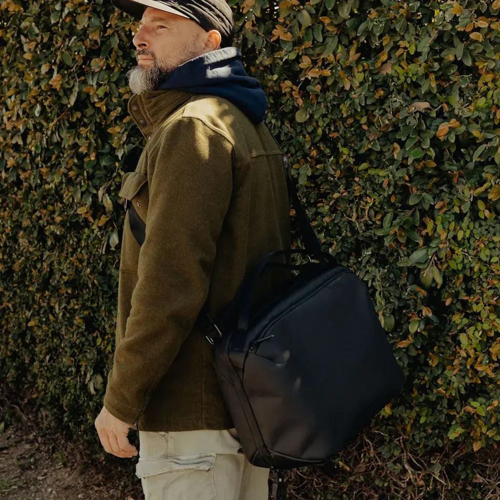 Travel Weekender 25L - Black
