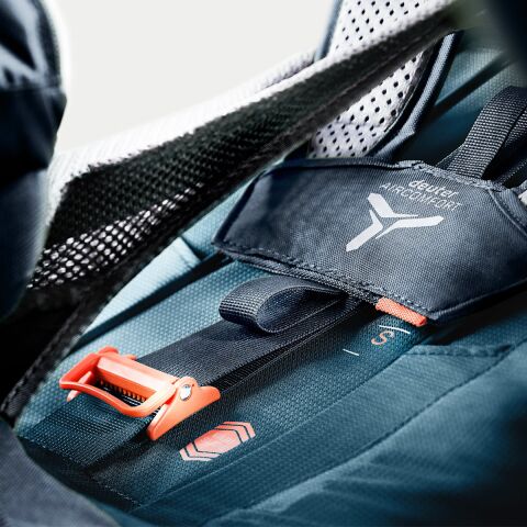 Deuter Futura Air Trek 50 + 10 Litre Sırt Çantası