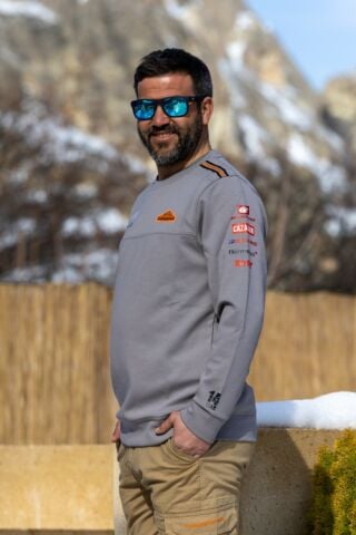 TA 24 SWEATSHIRT